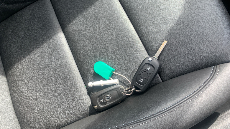 Vauxhall Astra 1.6T 16V 200 Elite Nav 5dr Petrol Hatchback